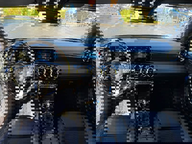 Image Mercedes-Benz 汃獡敳䄠 A 180 1.3 136 Progressive Line Full leds GPS Caméra Carplay Sièges chauffants Régul Clim auto bi-zon